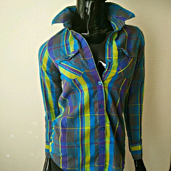 Nollie Tops - Nollie Plaid Button Down long sleeve Shirt